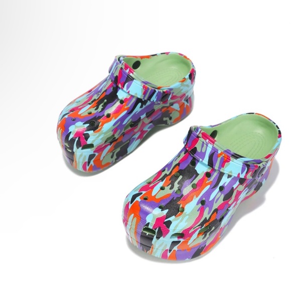 Red and Pink Water Shoes with Closed Toe Design - Picture 1 of 8
